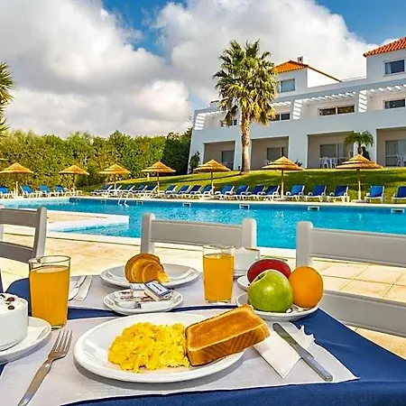 Aparthotel Pateo Village 3*