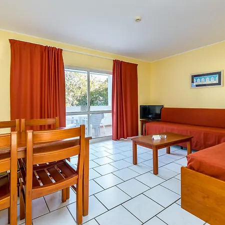 Pateo Village 3* אלבופיירה