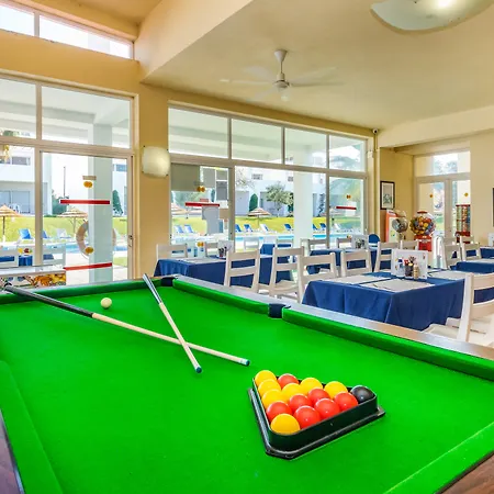 מלון דירות Pateo Village 3*