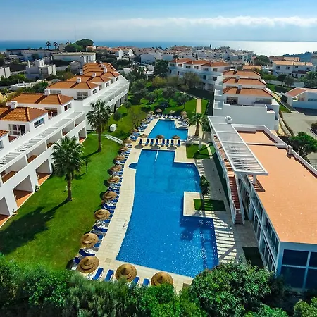 מלון דירות Pateo Village 3*